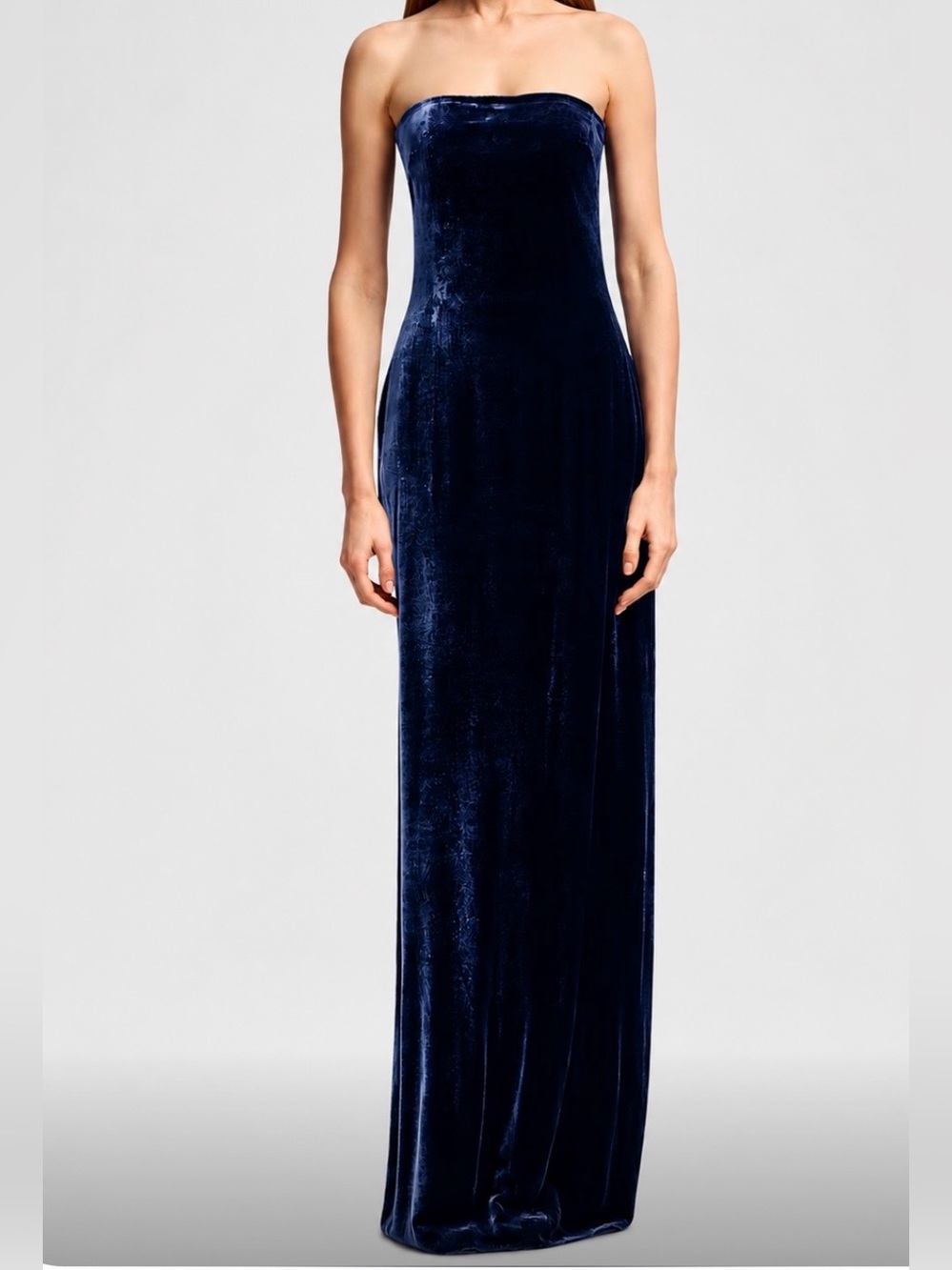 Ralph Lauren Black Label
RALPH LAUREN Collection Blue
Velvet Strapless Gown